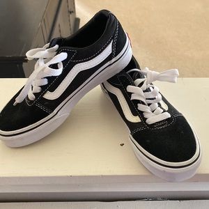 Kids black and white vans